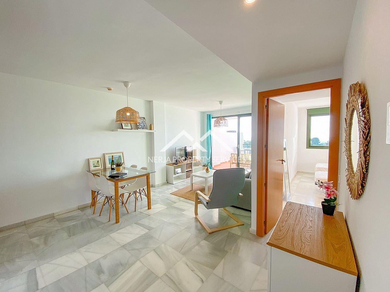 2 makuuhuone Huoneisto myytävänä paikassa Nerja mukana uima-altaan 
autotalli - 325 000 € (Ref: 9579014)