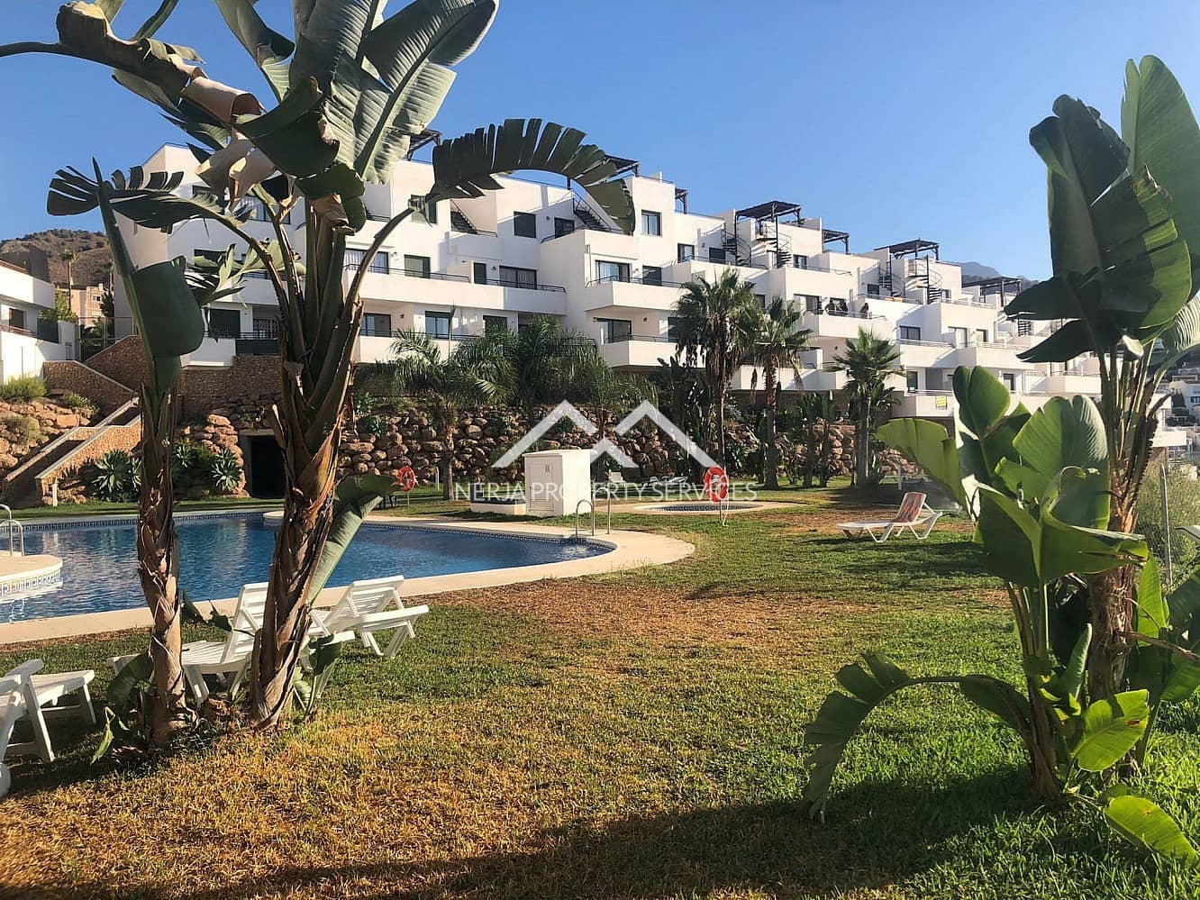 2 makuuhuone Huoneisto myytävänä paikassa Nerja mukana uima-altaan 
autotalli - 325 000 € (Ref: 9579014)