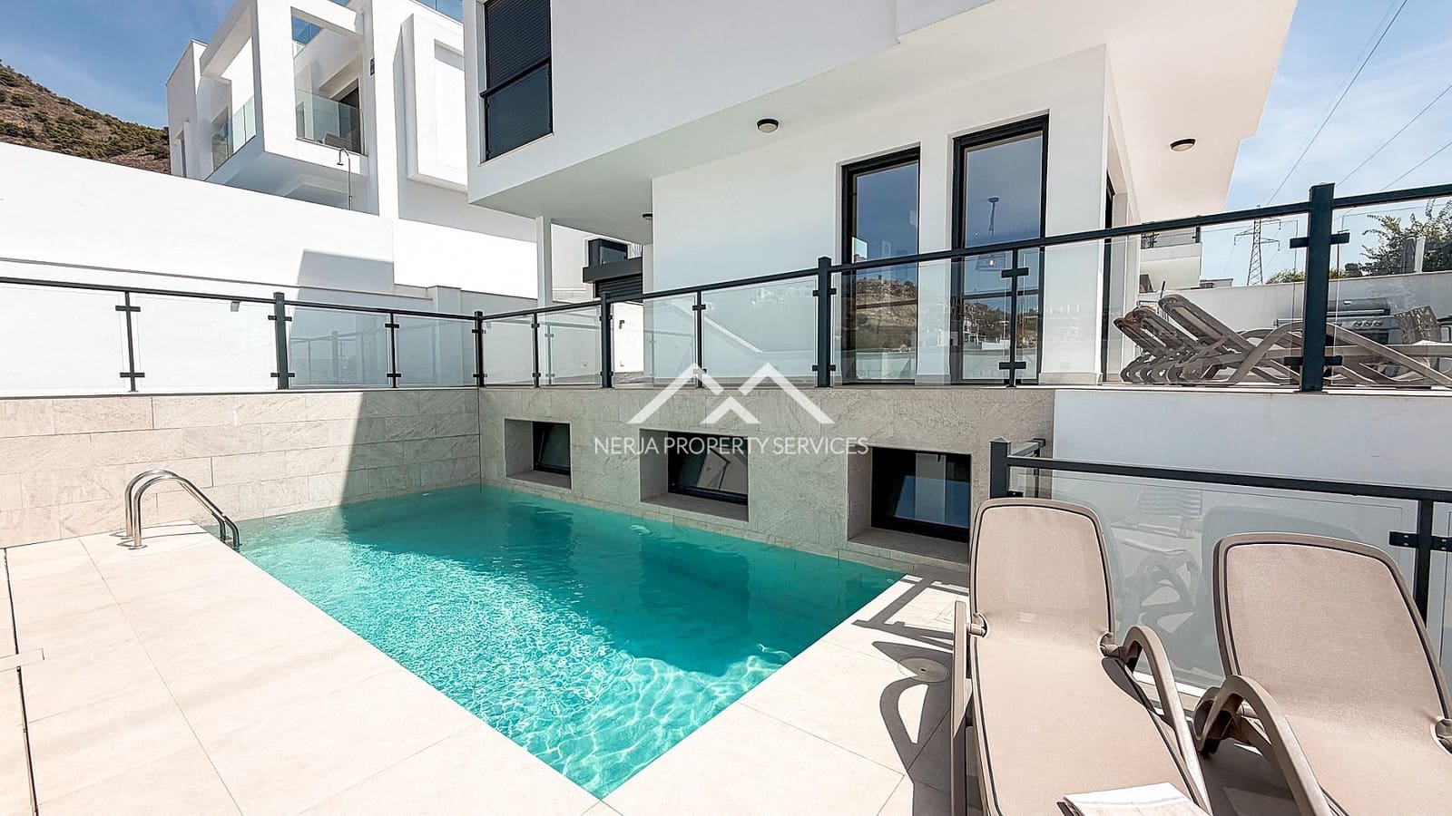 3 bedroom Villa for sale in Nerja with pool garage - € 789,000 (Ref: 9579015)