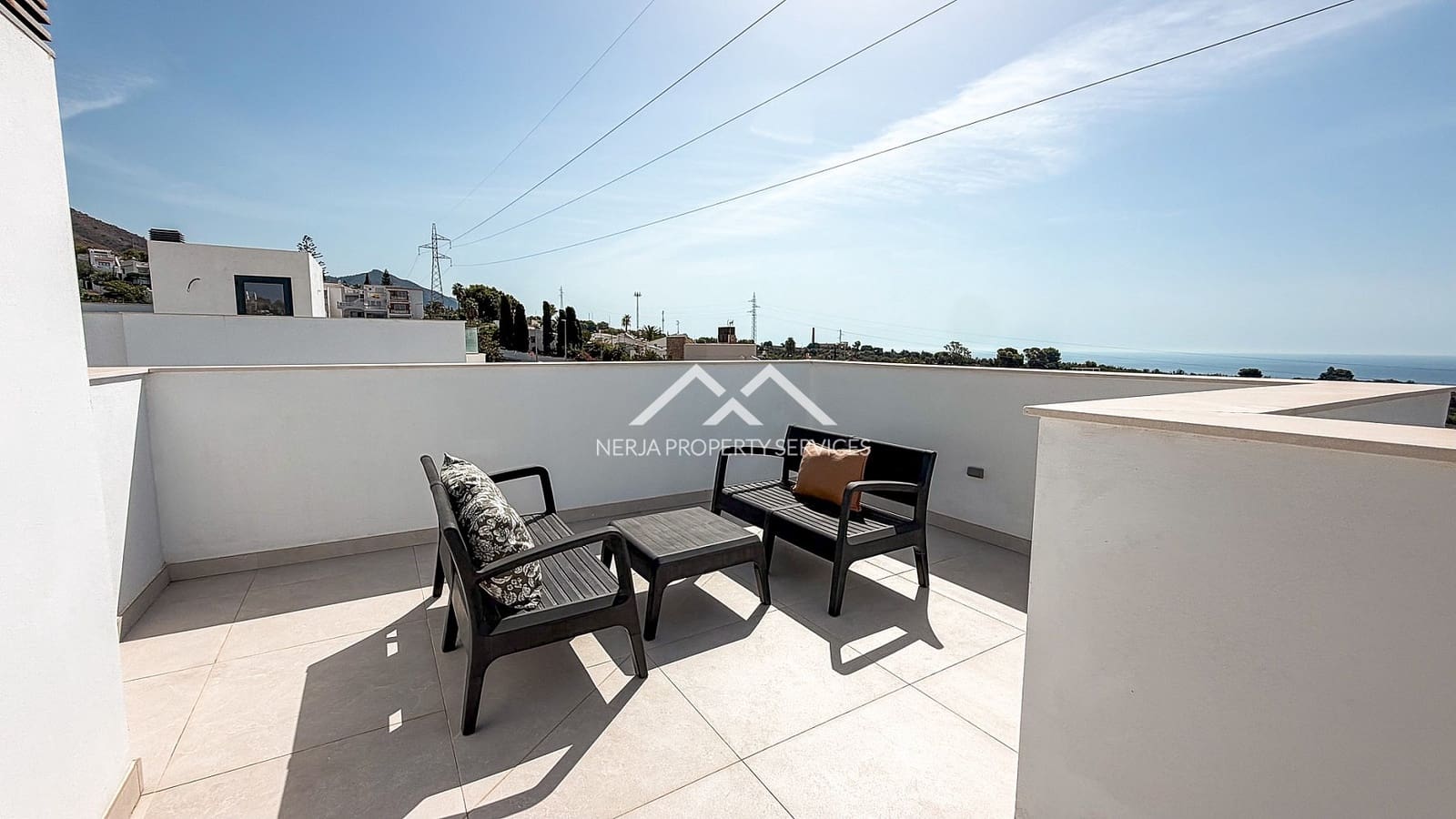 3 bedroom Villa for sale in Nerja with pool garage - € 789,000 (Ref: 9579015)