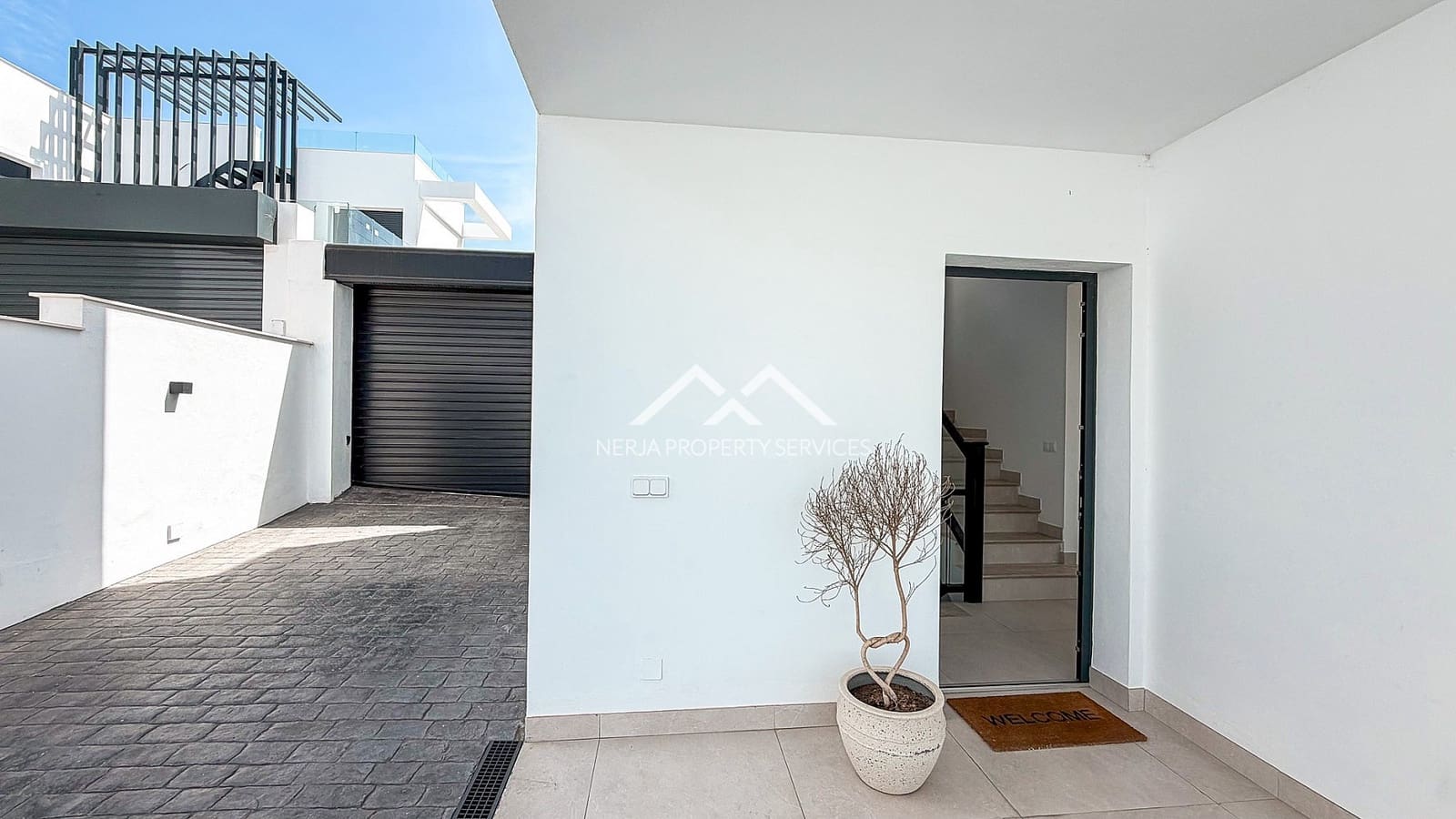 3 bedroom Villa for sale in Nerja with pool garage - € 789,000 (Ref: 9579015)