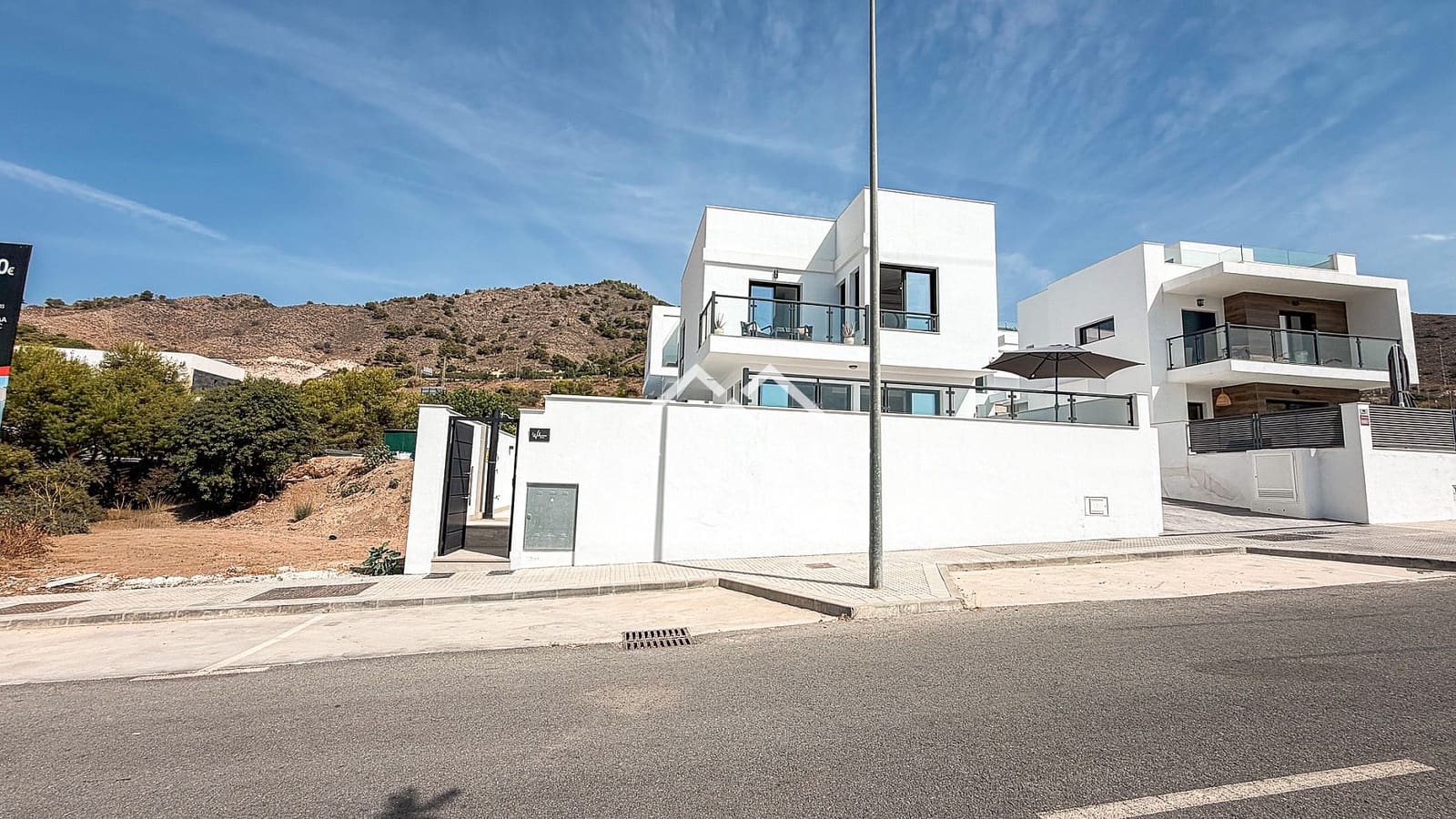 3 bedroom Villa for sale in Nerja with pool garage - € 789,000 (Ref: 9579015)