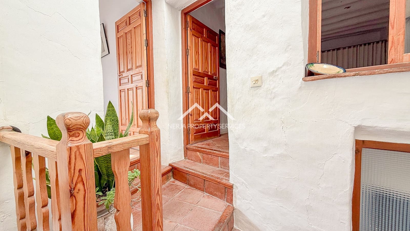 Casa de 2 habitaciones en Frigiliana en venta - 295.000 € (Ref: 9603442)