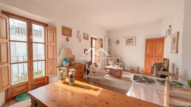 Casa de 2 habitaciones en Frigiliana en venta - 295.000 € (Ref: 9603442)