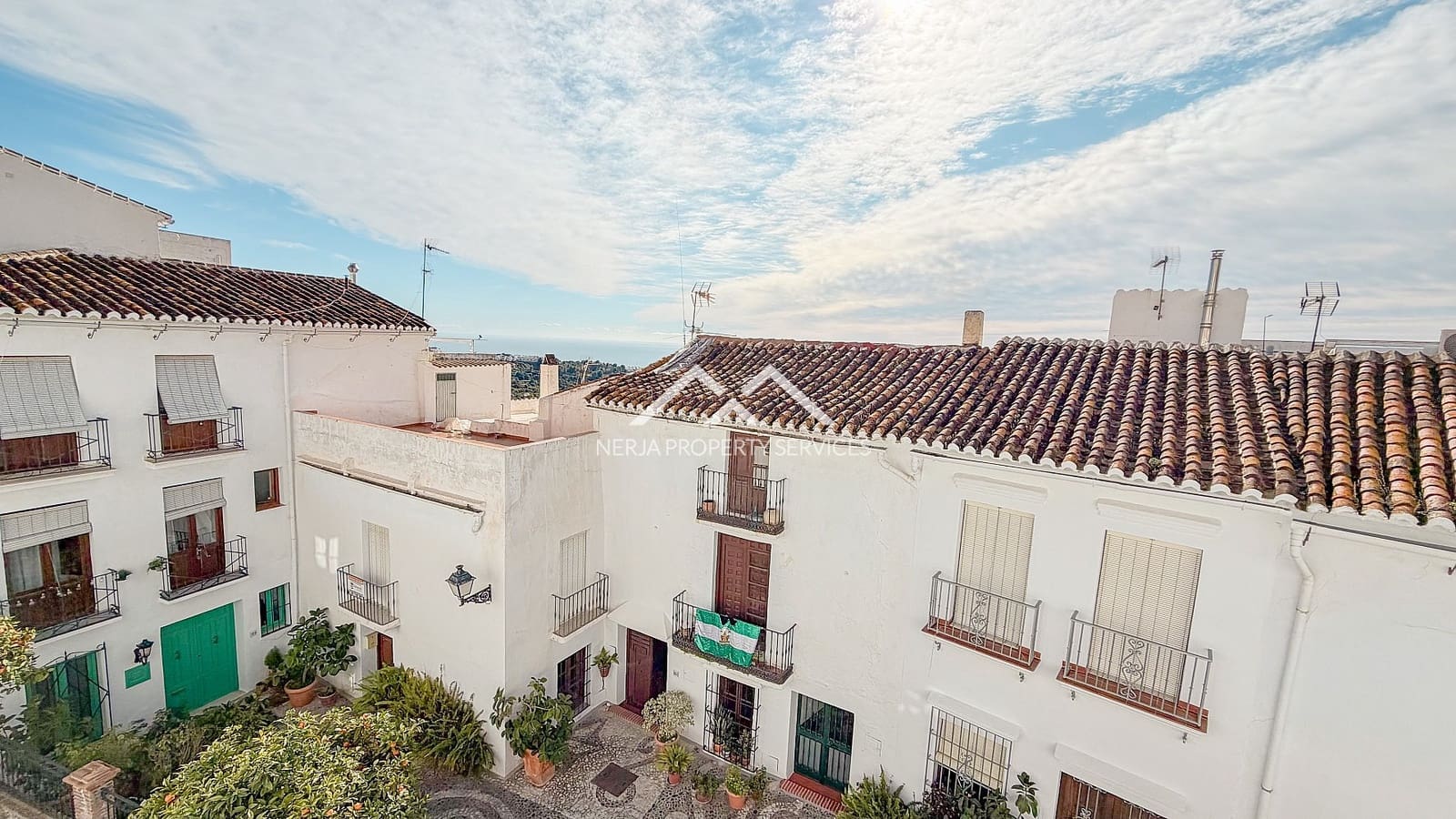 Casa de 2 habitaciones en Frigiliana en venta - 295.000 € (Ref: 9603442)