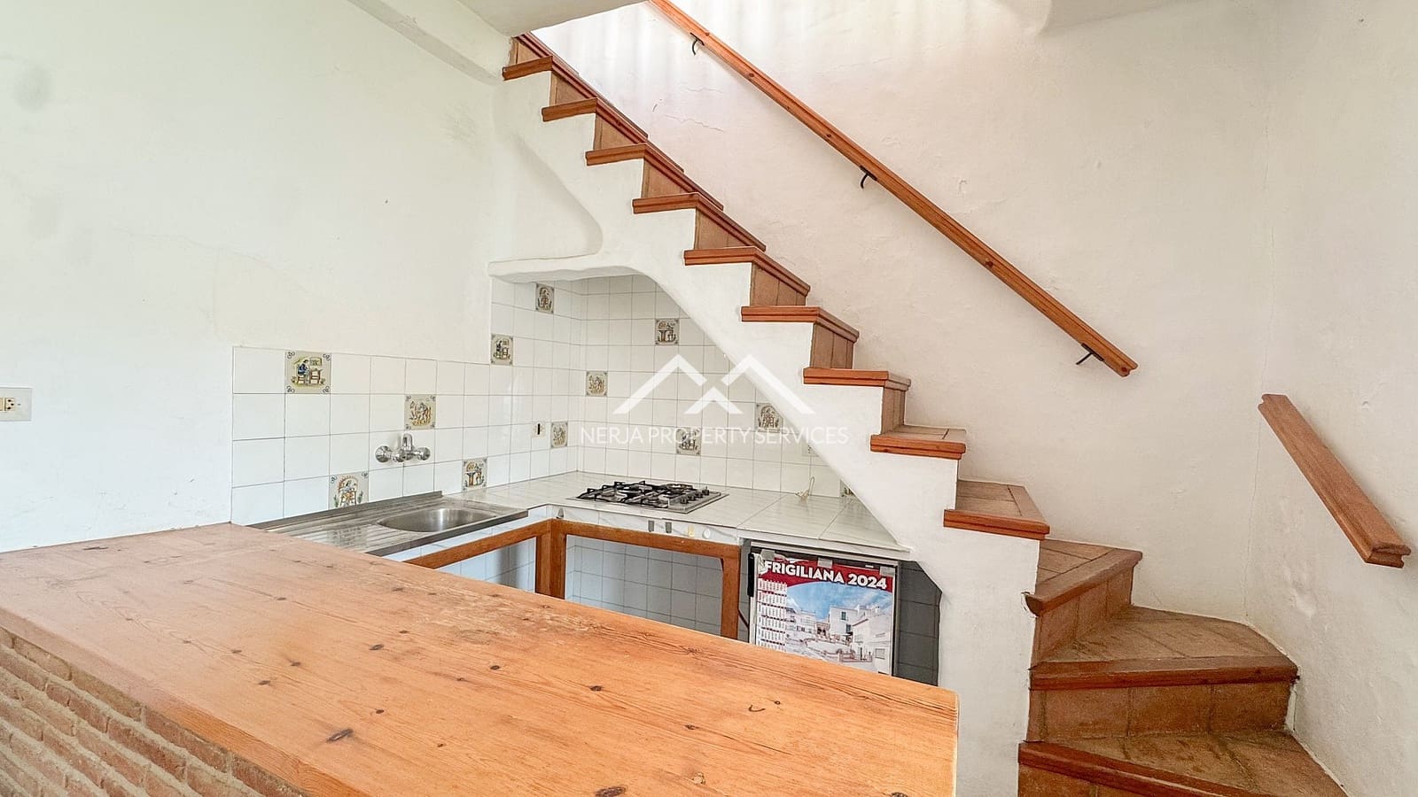 2 bedroom Apartment for sale in Frigiliana - € 275,000 (Ref: 9603442)