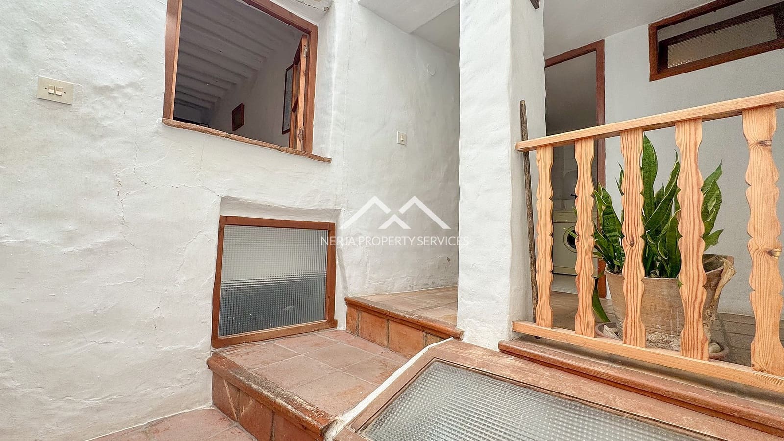 2 bedroom Apartment for sale in Frigiliana - € 275,000 (Ref: 9603442)