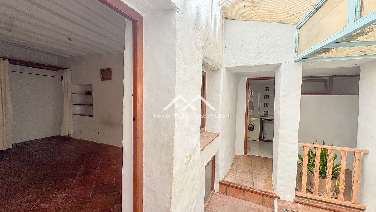 2 bedroom Apartment for sale in Frigiliana - € 275,000 (Ref: 9603442)