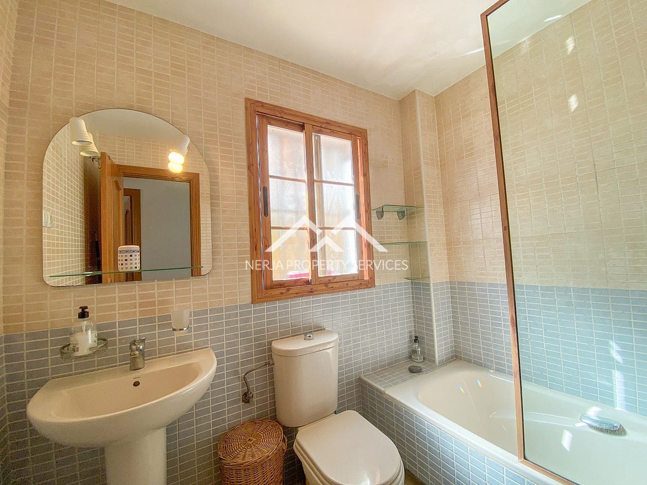 3 soverom Rekkehus til leie i Frigiliana med svømmebasseng - € 1 600 (Ref: 9610192)