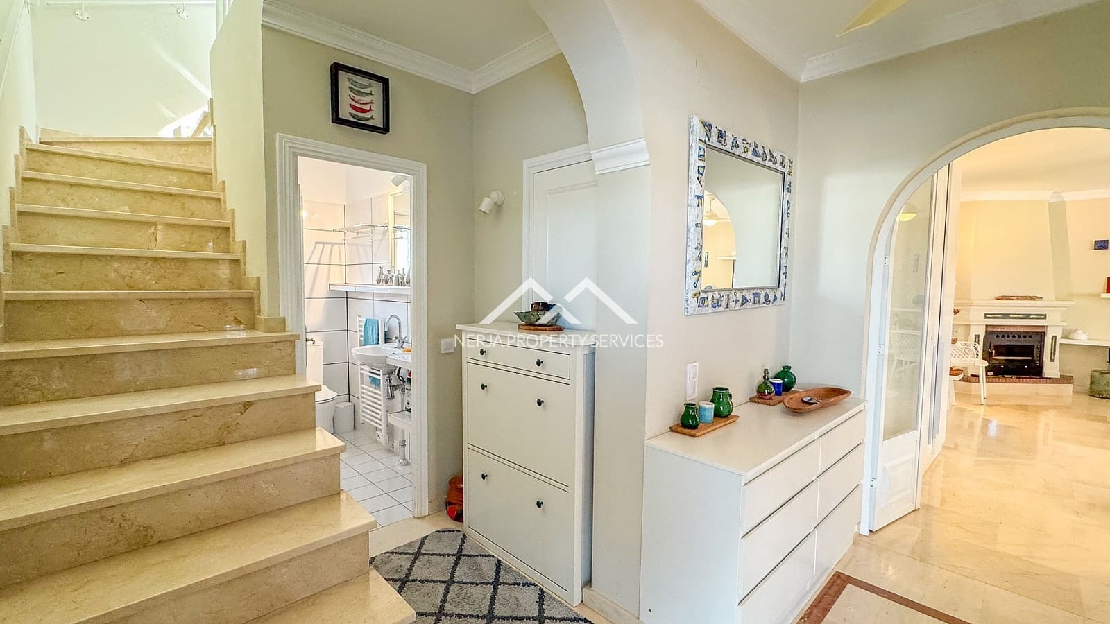 3 soveværelse Villa til salg i Nerja med swimmingpool - € 695.000 (Ref: 9611871)