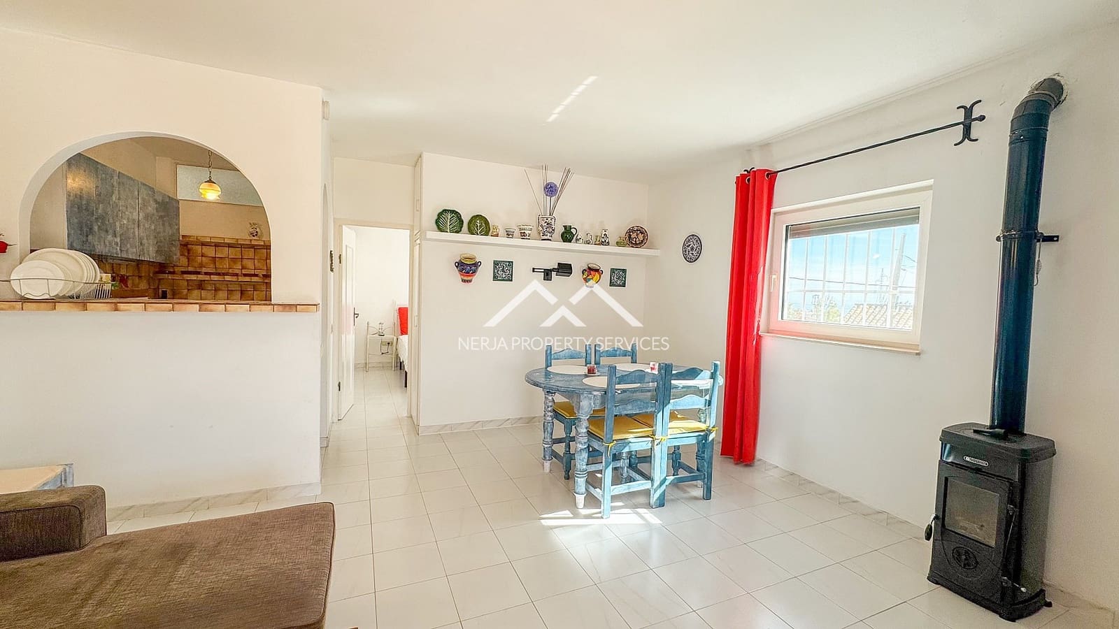 3 soveværelse Villa til salg i Nerja med swimmingpool - € 695.000 (Ref: 9611871)