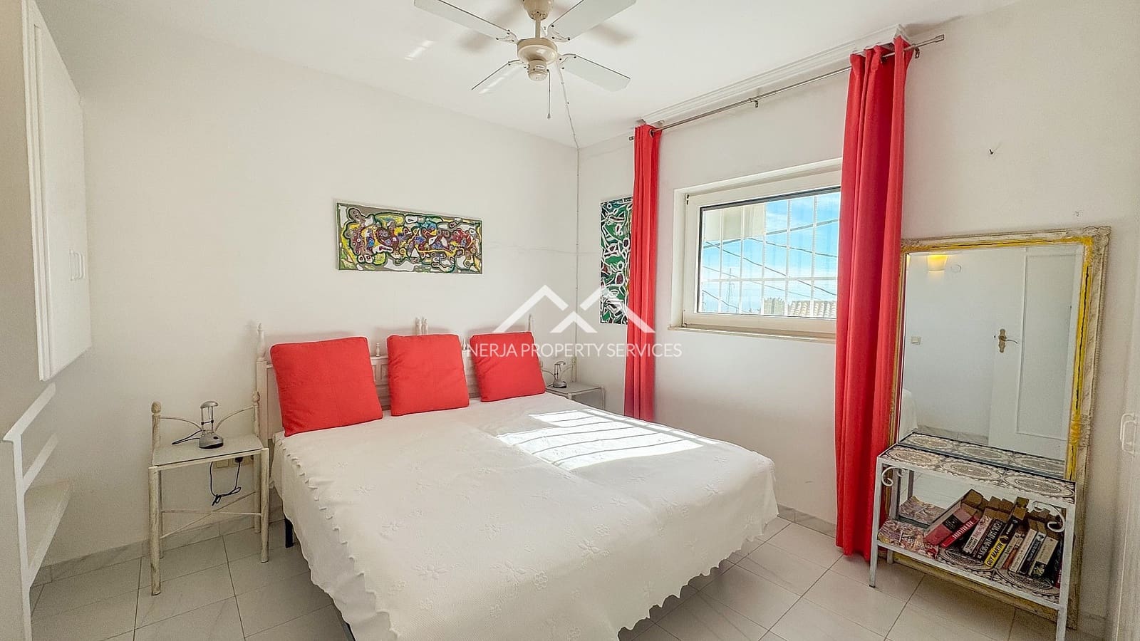 3 soveværelse Villa til salg i Nerja med swimmingpool - € 695.000 (Ref: 9611871)