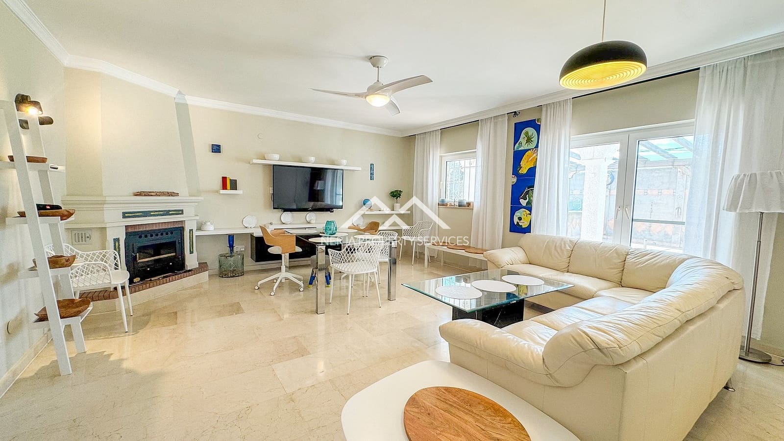 3 soveværelse Villa til salg i Nerja med swimmingpool - € 695.000 (Ref: 9611871)