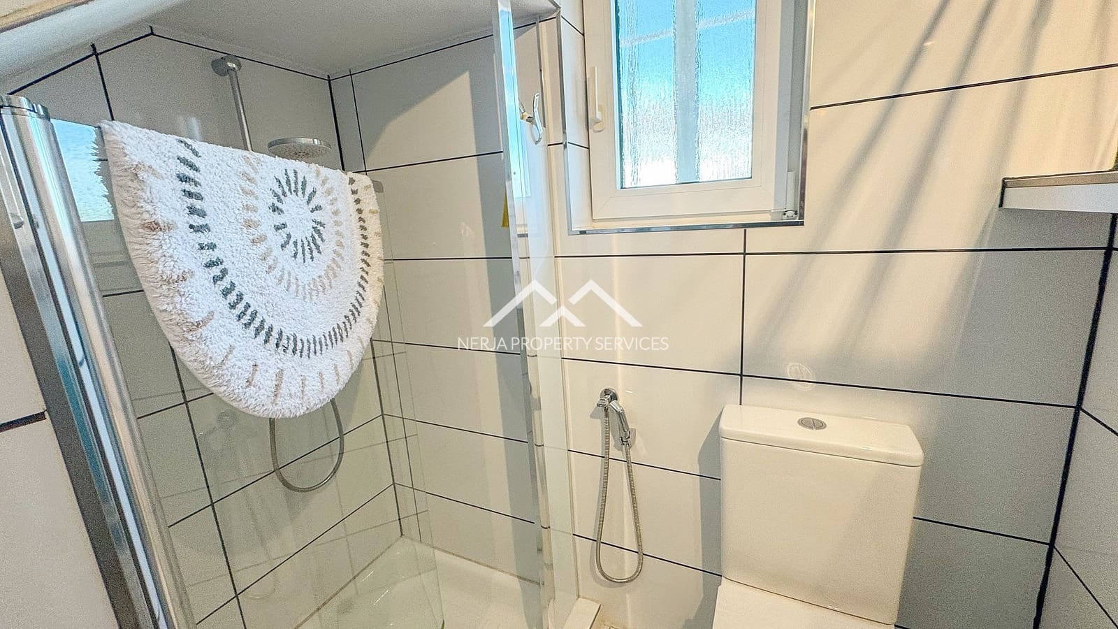 3 soveværelse Villa til salg i Nerja med swimmingpool - € 695.000 (Ref: 9611871)