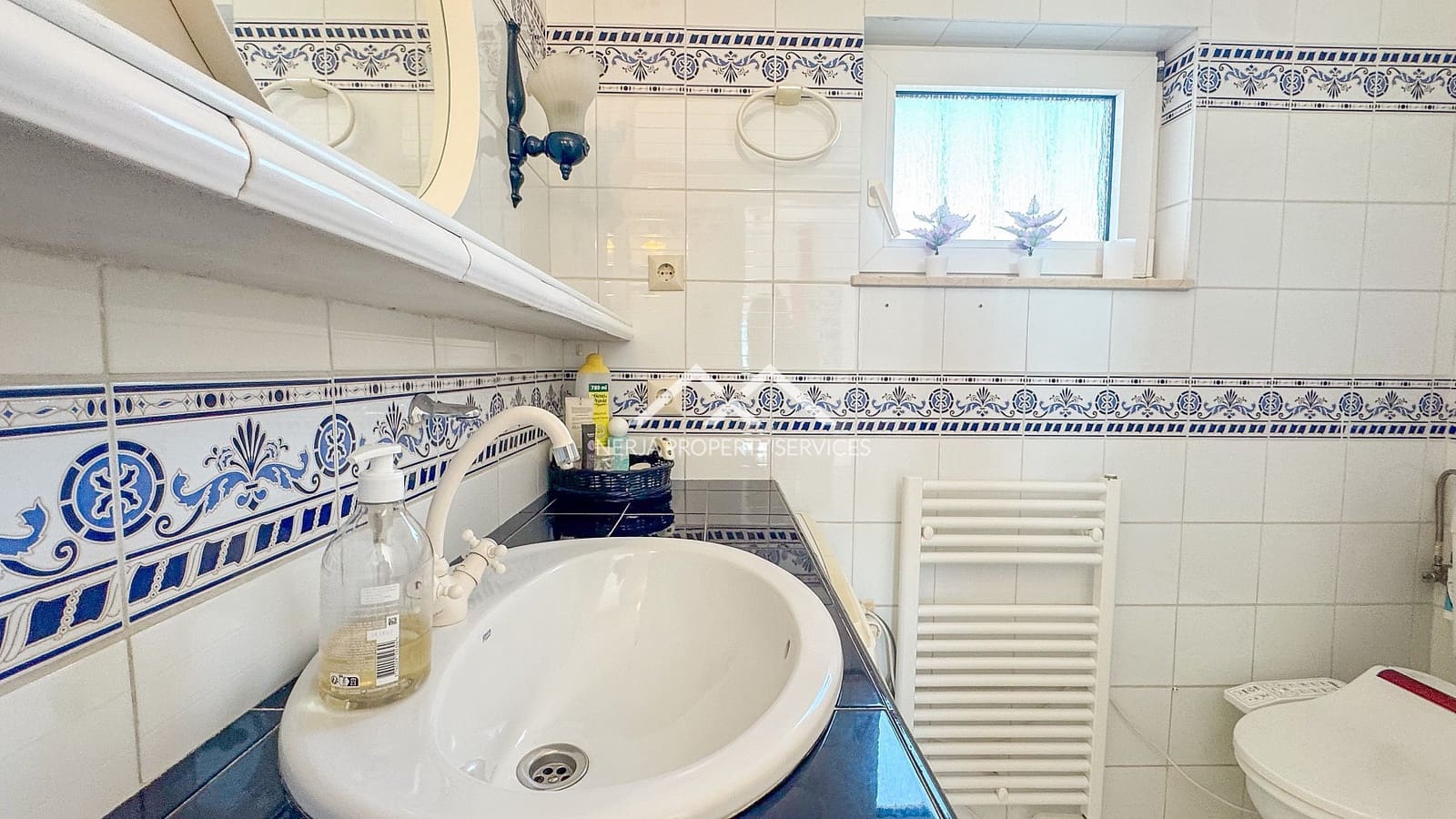 3 soveværelse Villa til salg i Nerja med swimmingpool - € 695.000 (Ref: 9611871)