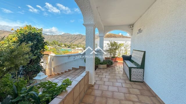 3 soverom Villa til salgs i Centro, Nerja med svømmebasseng - € 695 000 (Ref: 9611871)