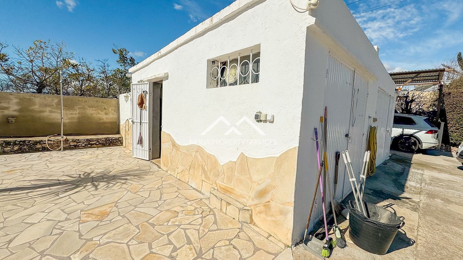 3 soveværelse Villa til salg i Nerja med swimmingpool - € 695.000 (Ref: 9611871)