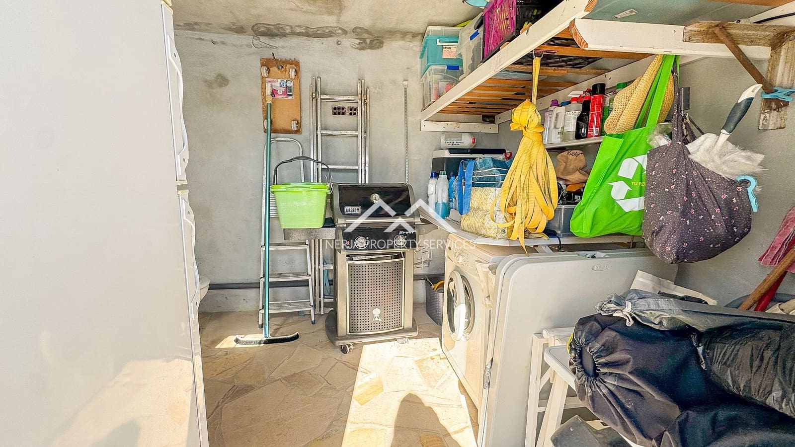 3 soveværelse Villa til salg i Nerja med swimmingpool - € 695.000 (Ref: 9611871)