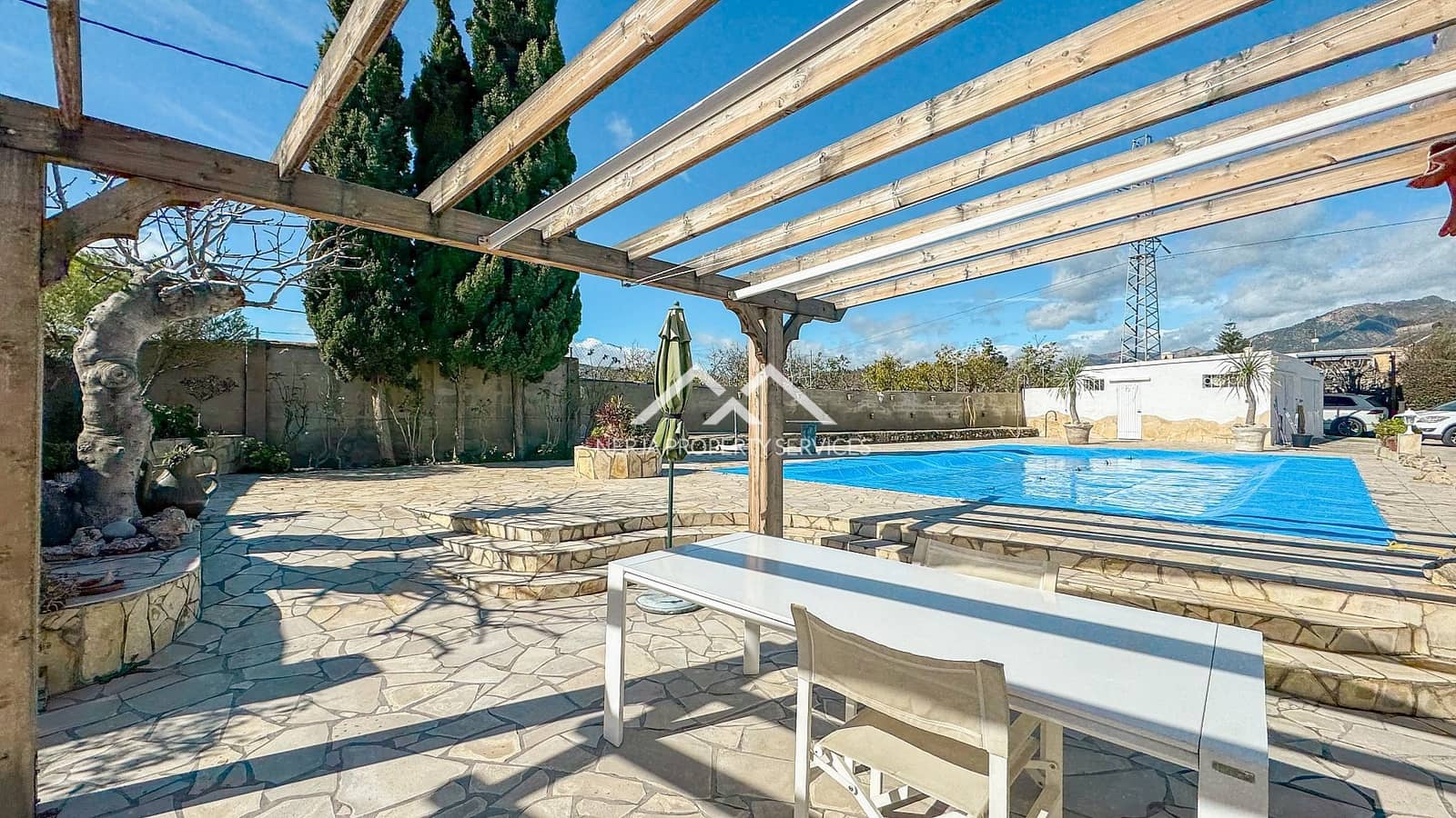 3 soveværelse Villa til salg i Nerja med swimmingpool - € 695.000 (Ref: 9611871)