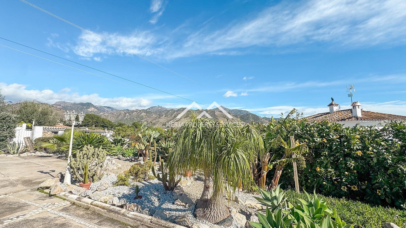 3 soveværelse Villa til salg i Nerja med swimmingpool - € 695.000 (Ref: 9611871)