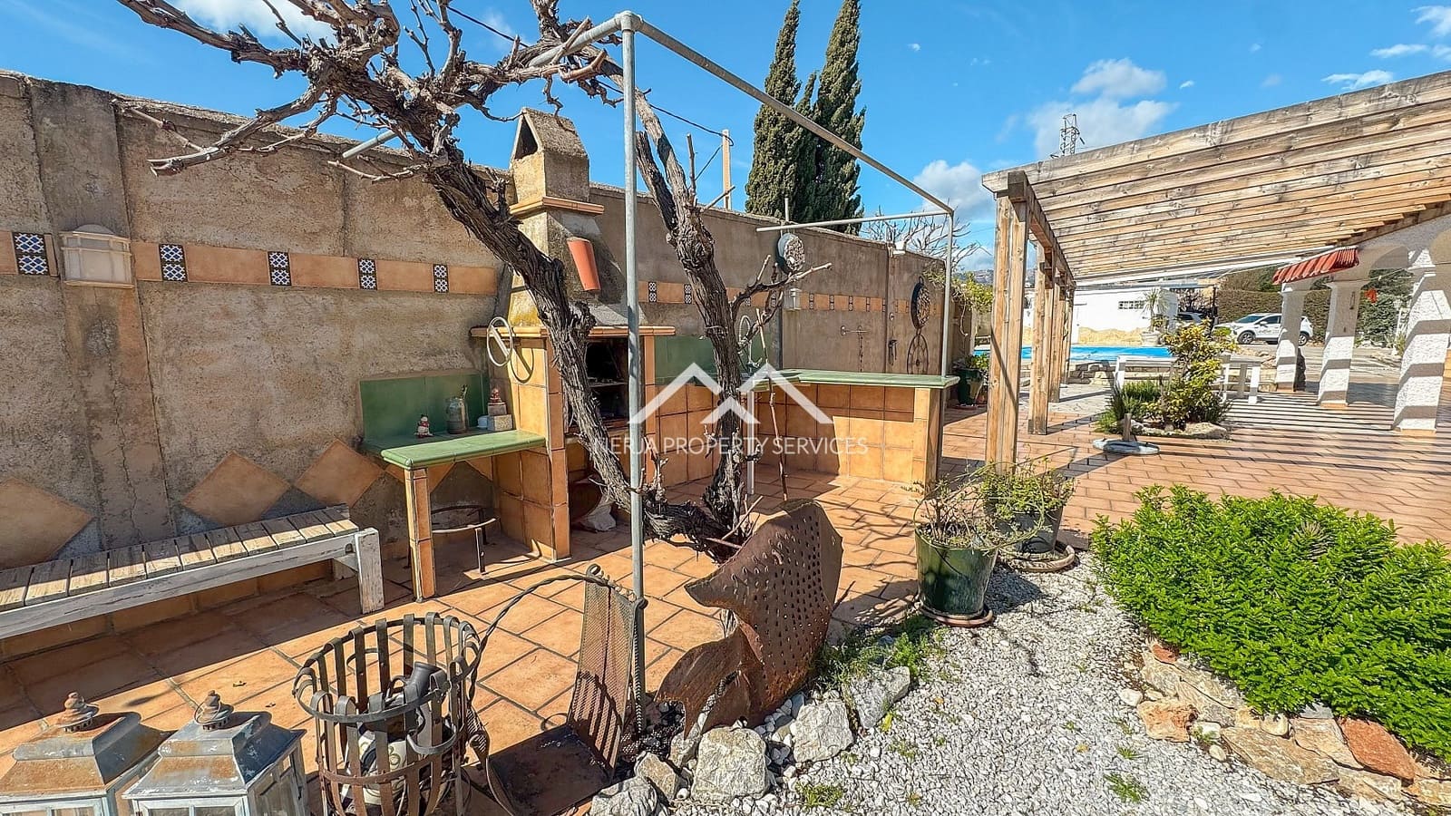 3 soveværelse Villa til salg i Nerja med swimmingpool - € 695.000 (Ref: 9611871)