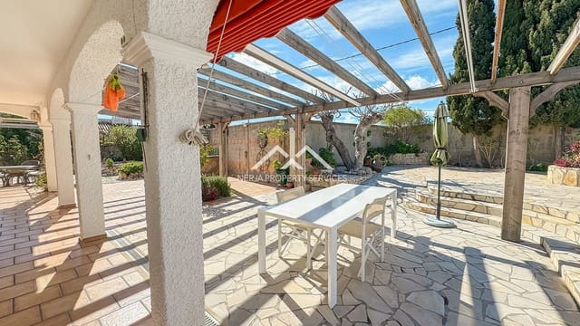 3 soverom Villa til salgs i Centro, Nerja med svømmebasseng - € 695 000 (Ref: 9611871)