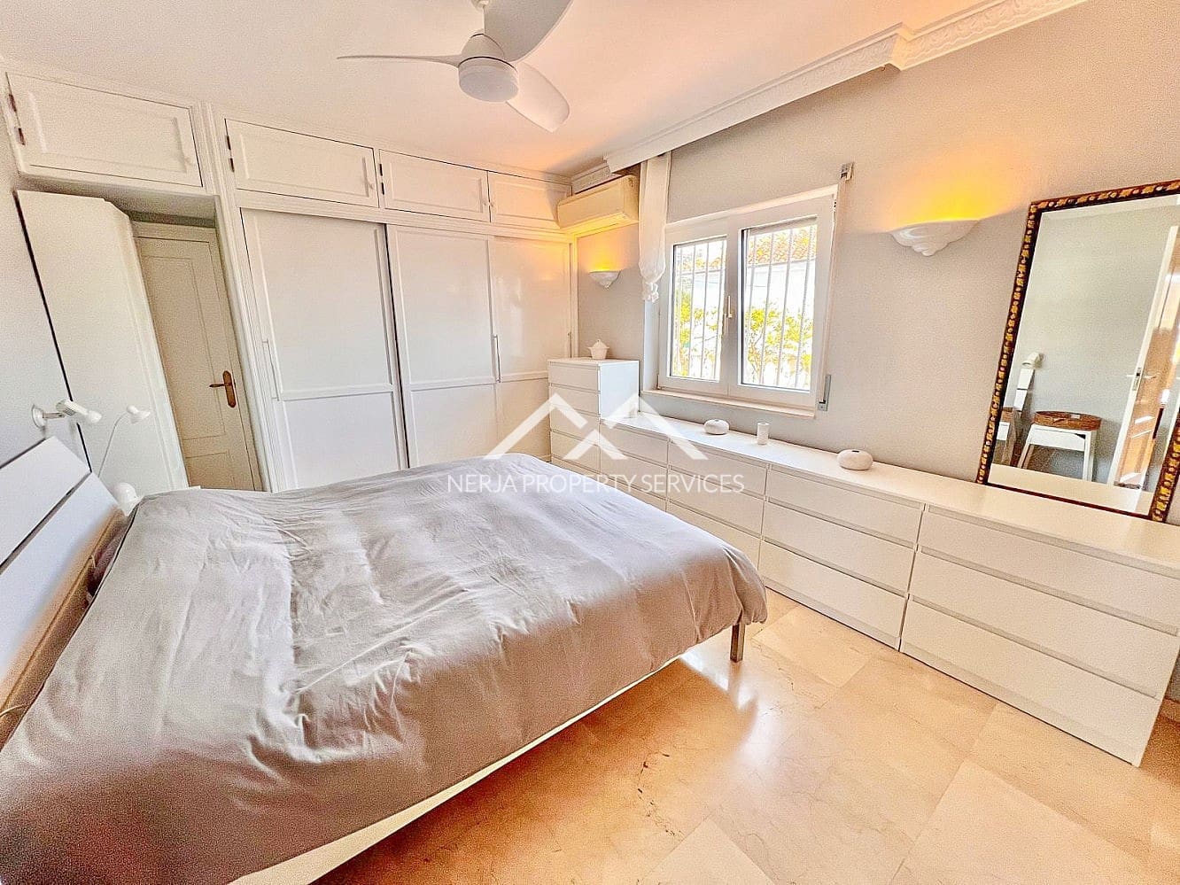 3 soveværelse Villa til salg i Nerja med swimmingpool - € 695.000 (Ref: 9611871)