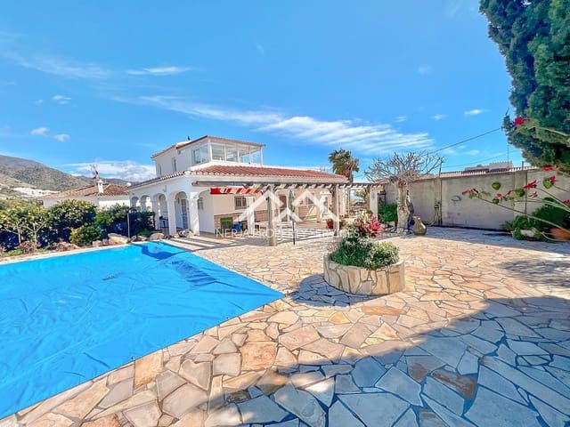 3 soverom Villa til salgs i Centro, Nerja med svømmebasseng - € 695 000 (Ref: 9611871)