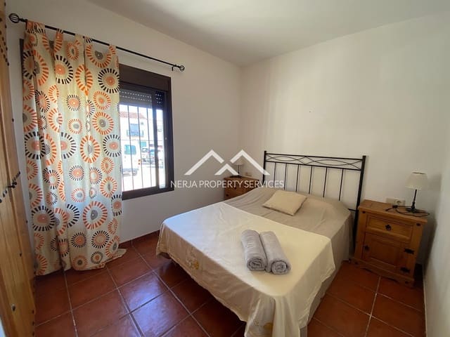 3 soveværelse Byhus til leje i Frigiliana med garage - € 900 (Ref: 9640961)