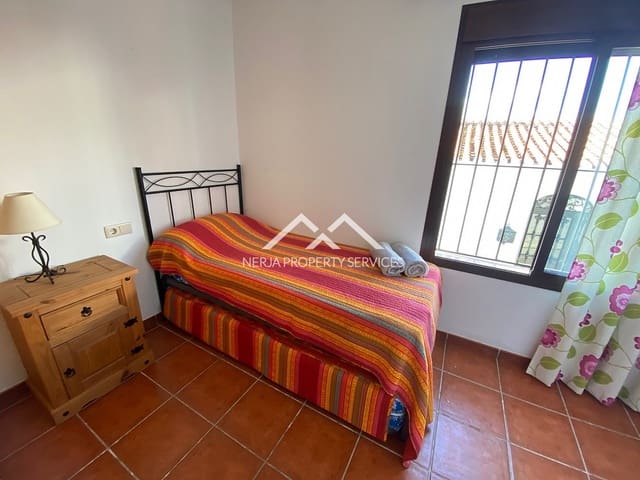 3 soveværelse Byhus til leje i Frigiliana med garage - € 900 (Ref: 9640961)