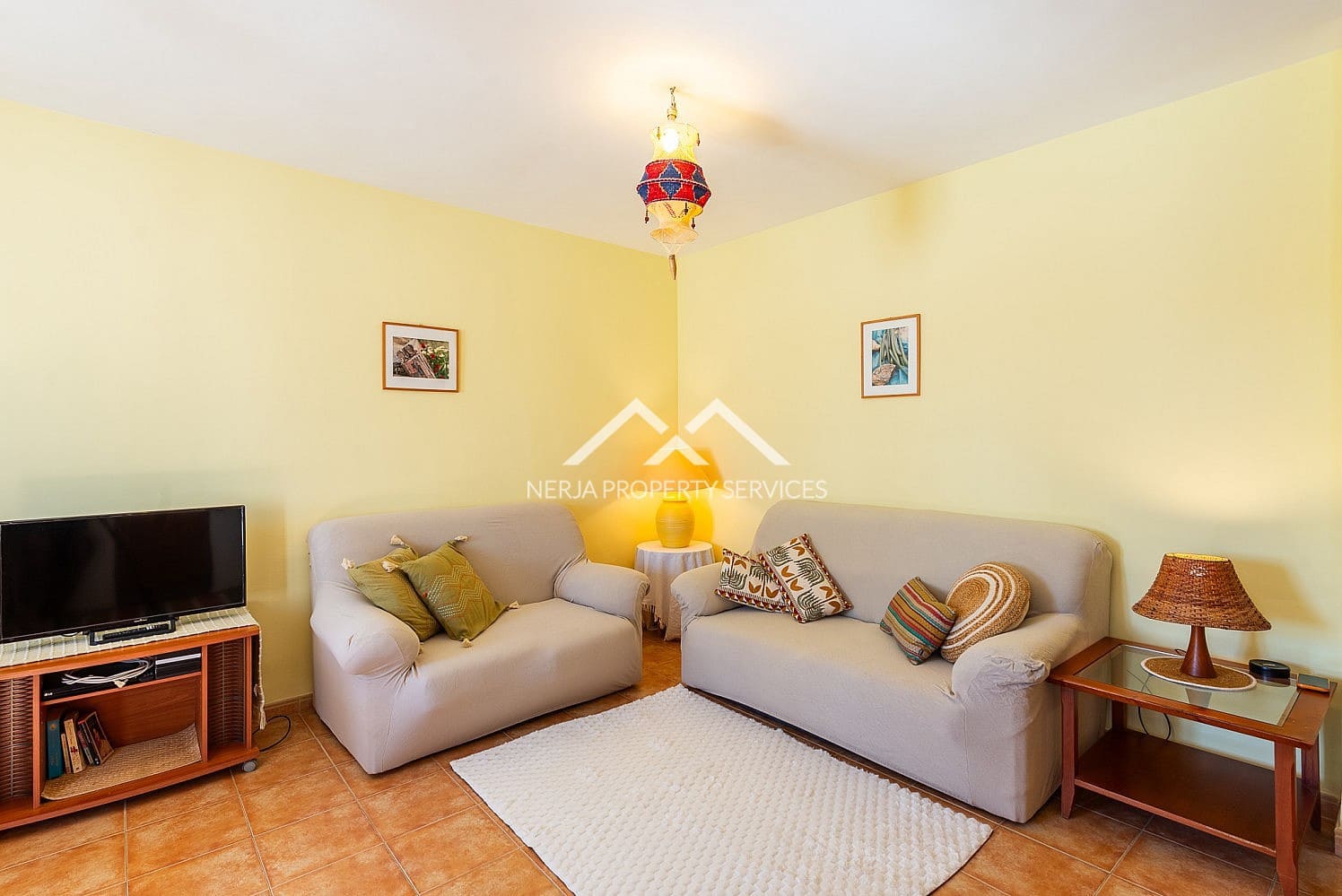 2 bedroom Apartment for sale in Frigiliana with pool - € 230,000 (Ref: 9699681)