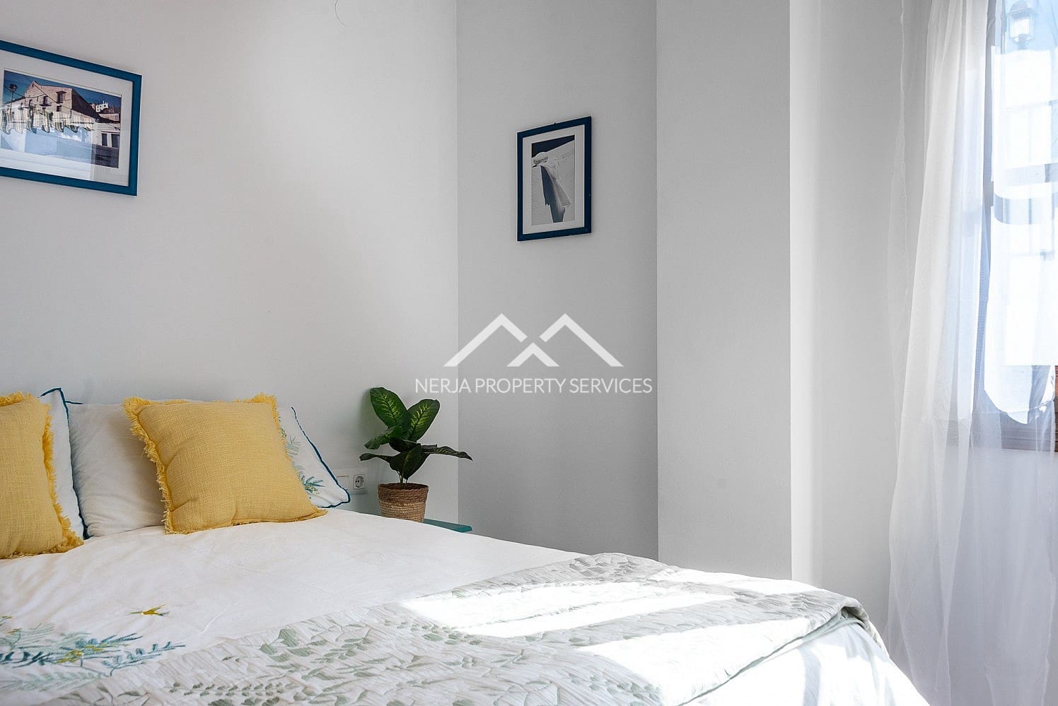 2 bedroom Apartment for sale in Frigiliana with pool - € 230,000 (Ref: 9699681)