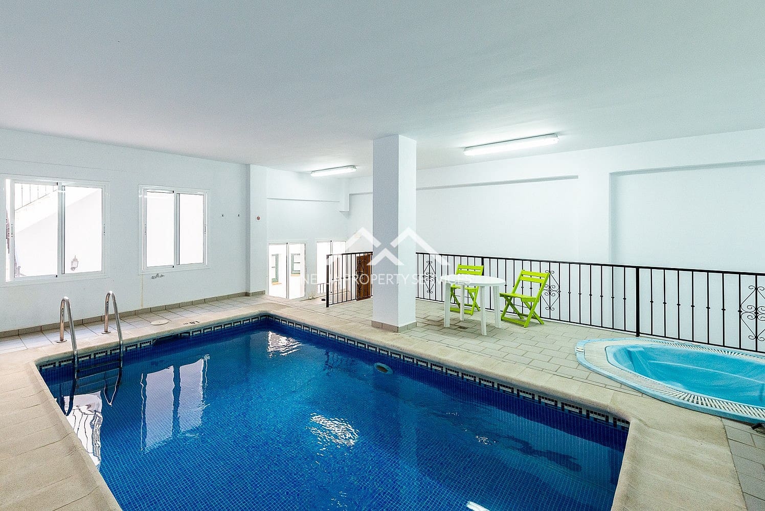 2 bedroom Apartment for sale in Frigiliana with pool - € 230,000 (Ref: 9699681)