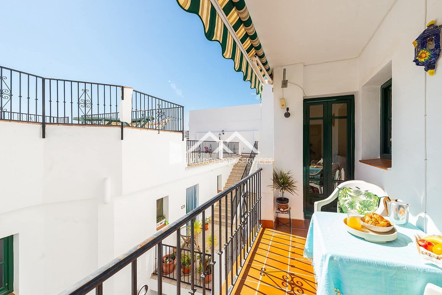 2 bedroom Apartment for sale in Frigiliana with pool - € 230,000 (Ref: 9699681)