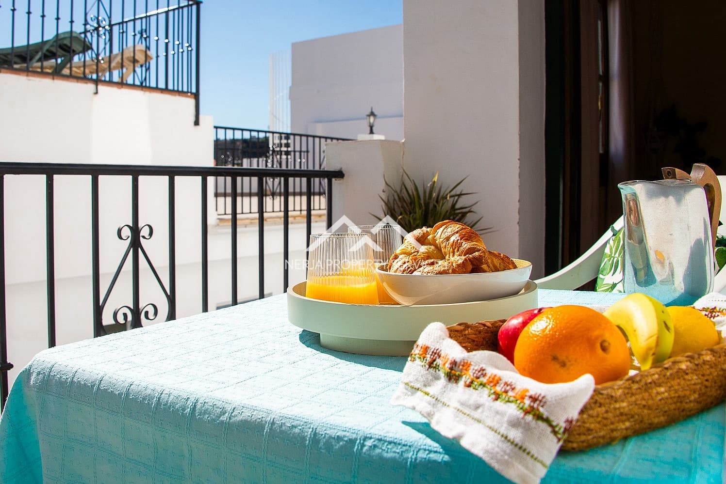 2 bedroom Apartment for sale in Frigiliana with pool - € 230,000 (Ref: 9699681)