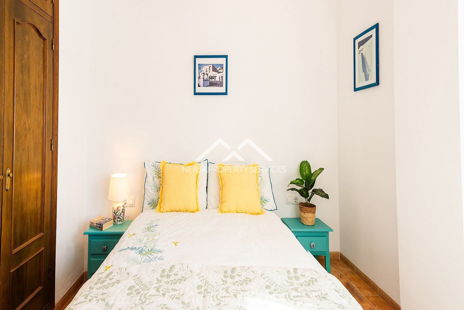 2 bedroom Apartment for sale in Frigiliana with pool - € 230,000 (Ref: 9699681)