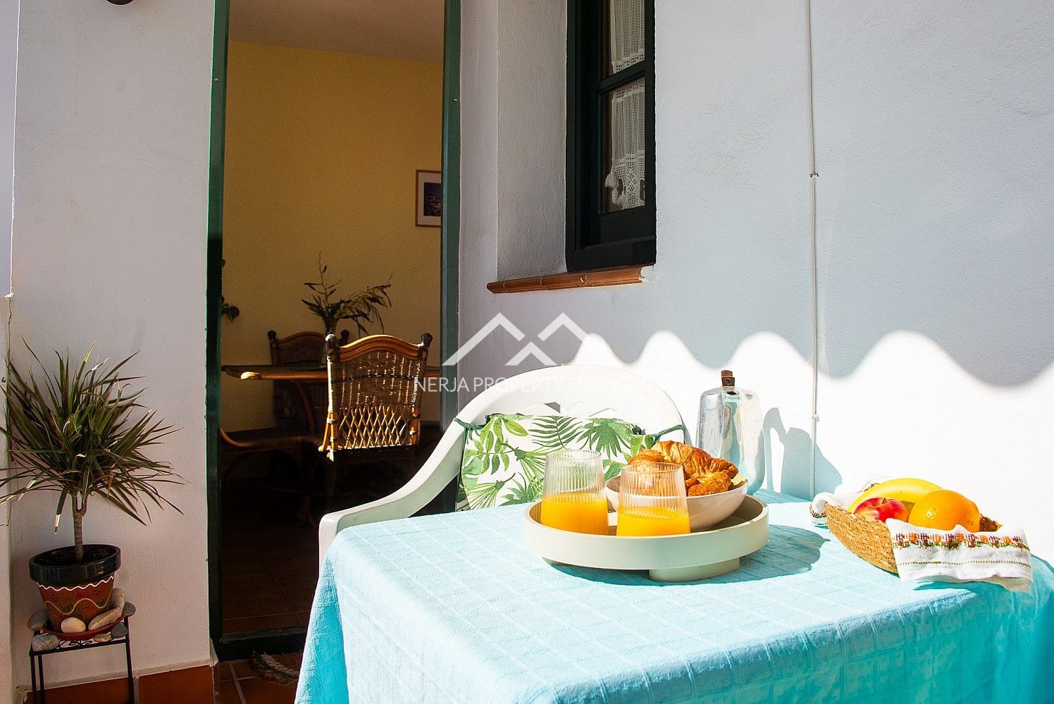 2 bedroom Apartment for sale in Frigiliana with pool - € 230,000 (Ref: 9699681)