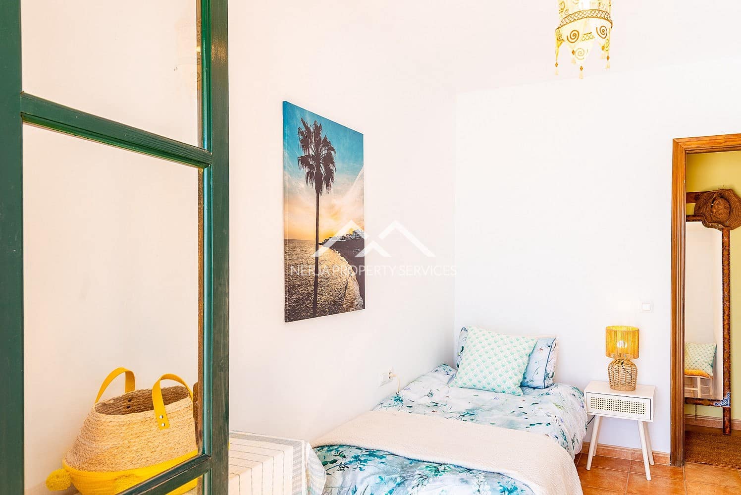 2 bedroom Apartment for sale in Frigiliana with pool - € 230,000 (Ref: 9699681)