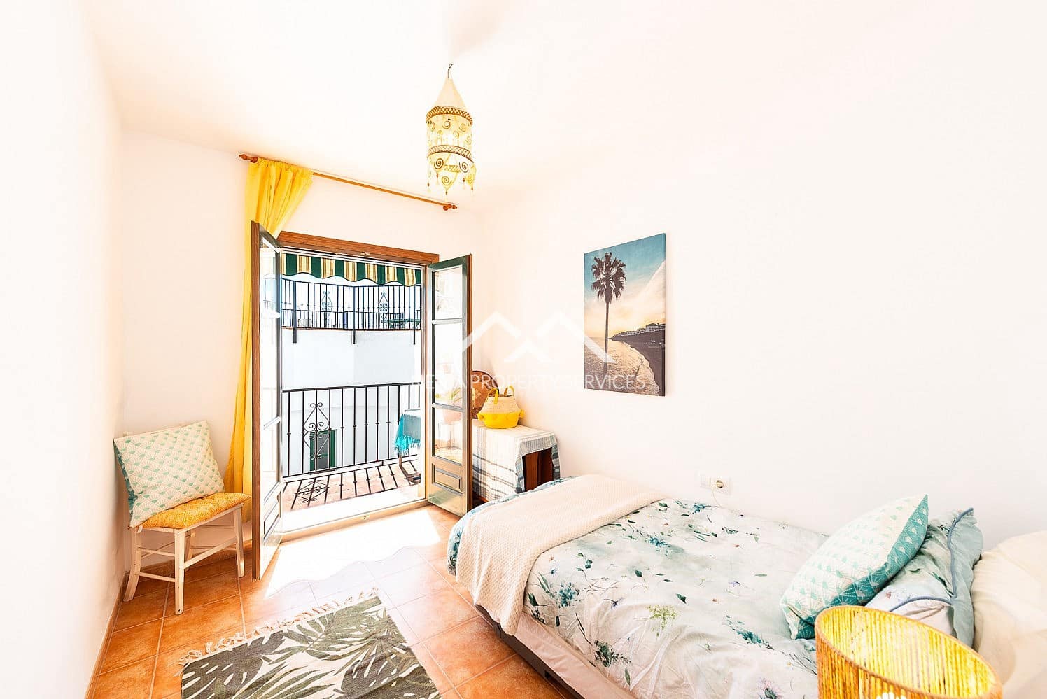 2 bedroom Apartment for sale in Frigiliana with pool - € 230,000 (Ref: 9699681)