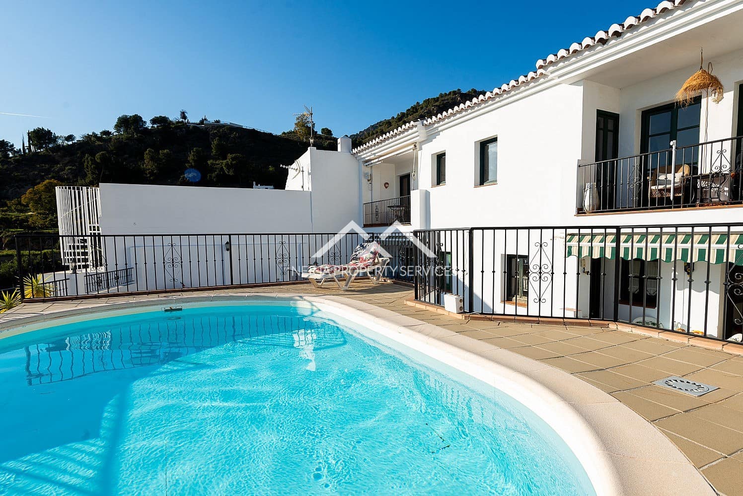 2 bedroom Apartment for sale in Frigiliana with pool - € 230,000 (Ref: 9699681)