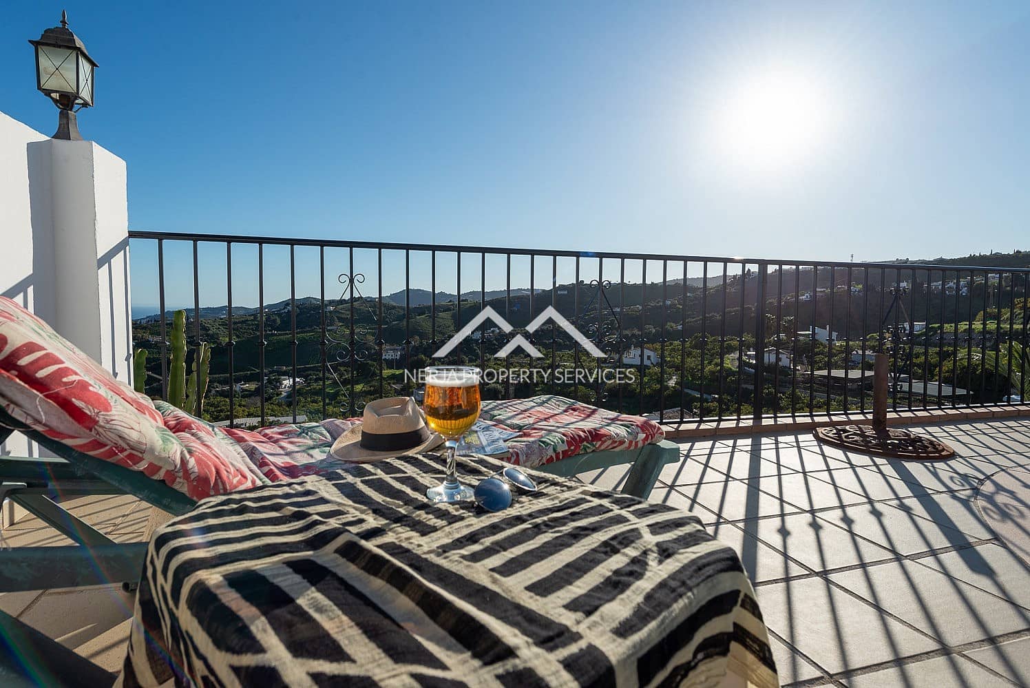 2 bedroom Apartment for sale in Frigiliana with pool - € 230,000 (Ref: 9699681)