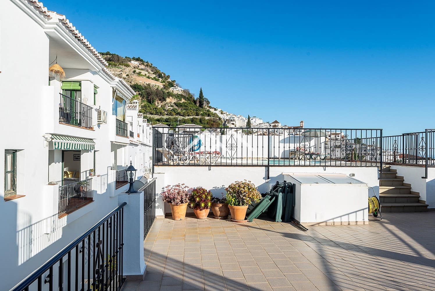 2 bedroom Apartment for sale in Frigiliana with pool - € 230,000 (Ref: 9699681)