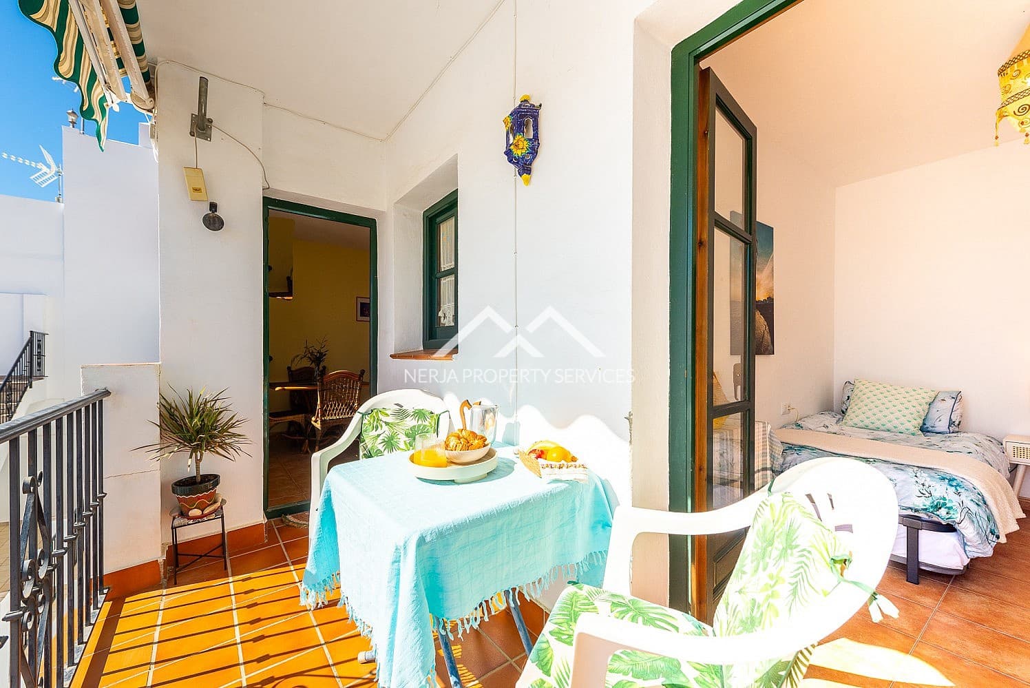 2 bedroom Apartment for sale in Frigiliana with pool - € 230,000 (Ref: 9699681)