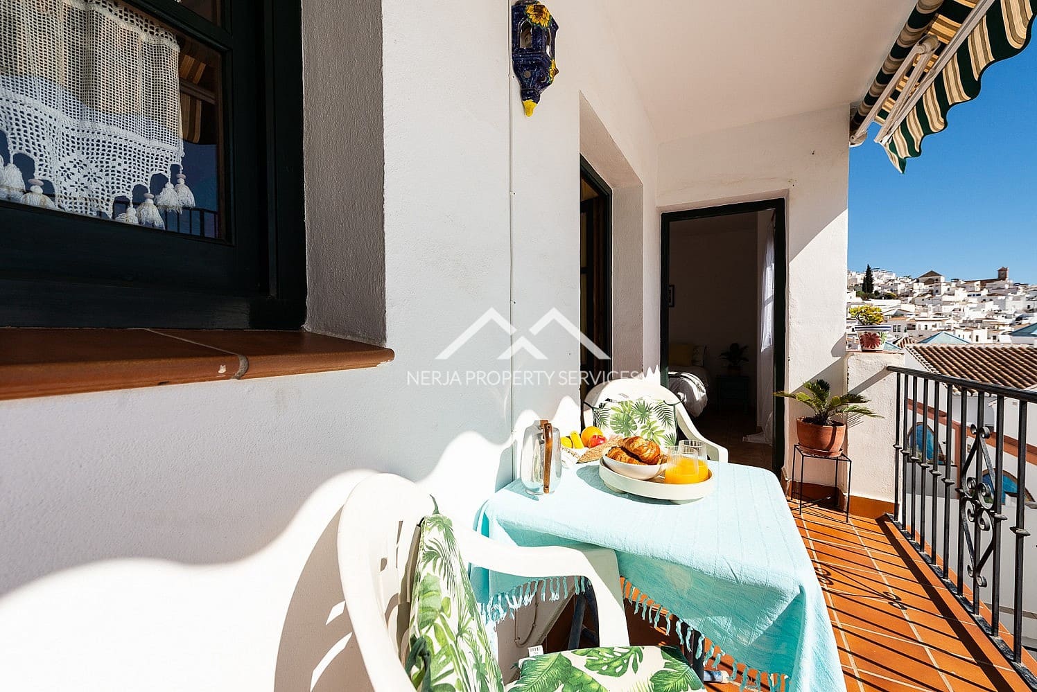 2 bedroom Apartment for sale in Frigiliana with pool - € 230,000 (Ref: 9699681)