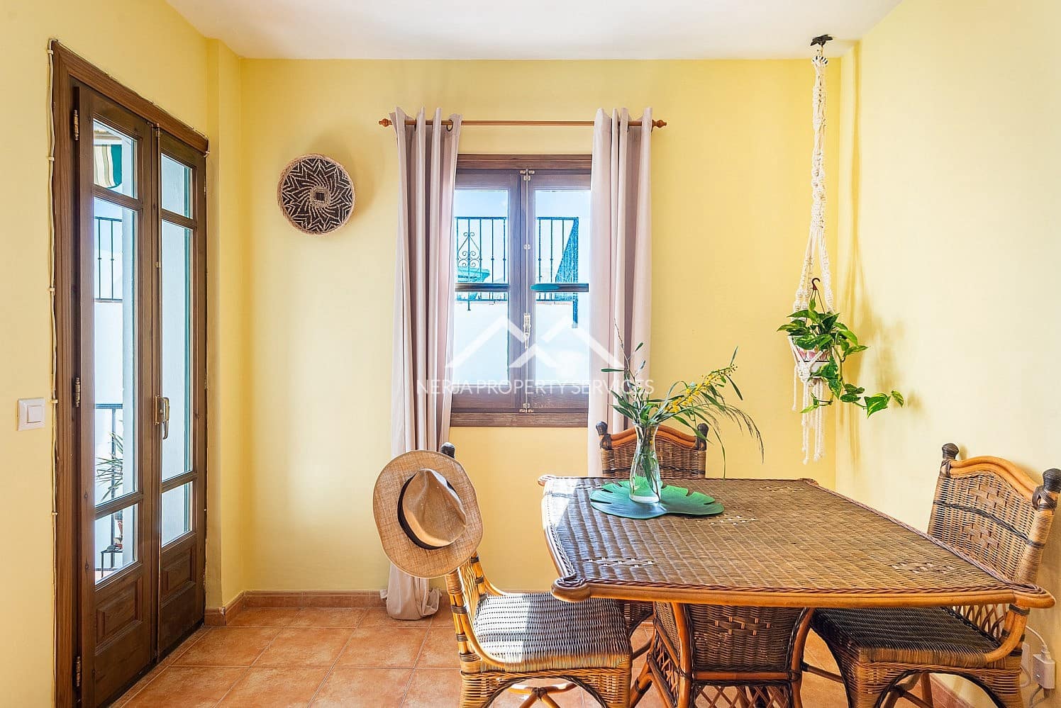 2 bedroom Apartment for sale in Frigiliana with pool - € 230,000 (Ref: 9699681)