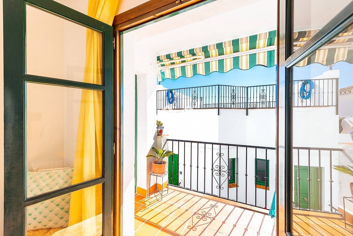 2 bedroom Apartment for sale in Frigiliana with pool - € 230,000 (Ref: 9699681)