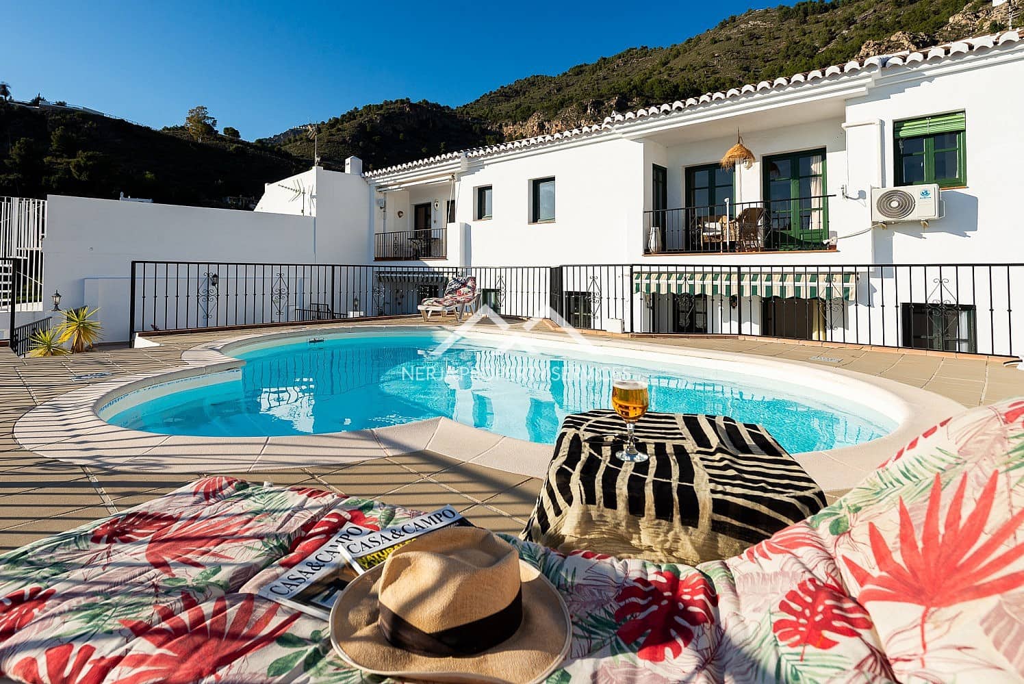 2 bedroom Apartment for sale in Frigiliana with pool - € 230,000 (Ref: 9699681)