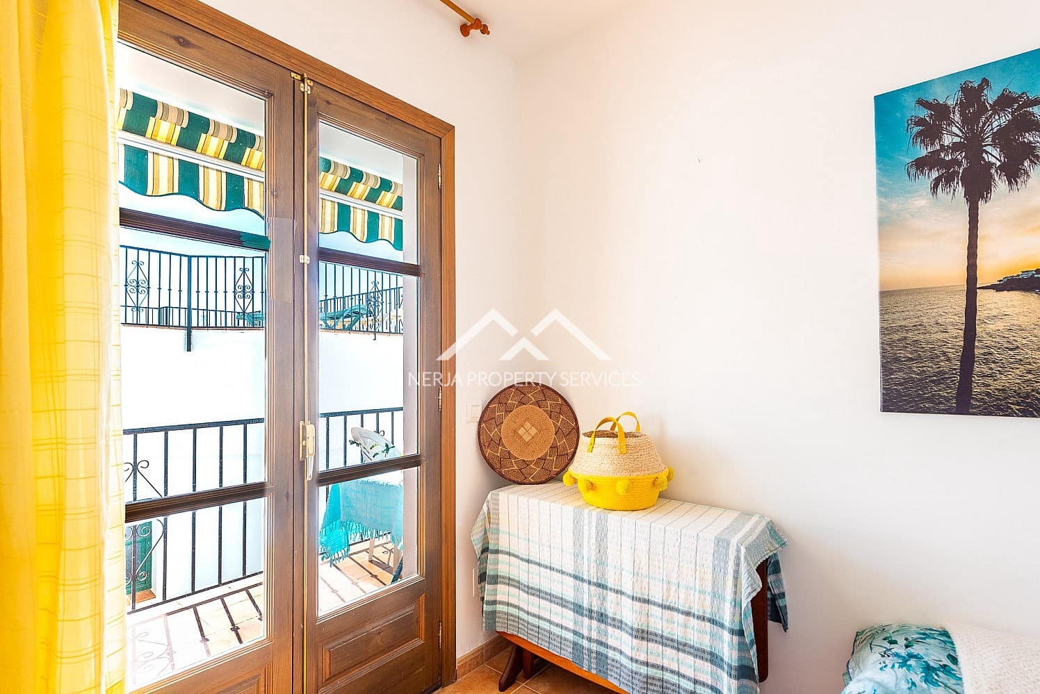 2 bedroom Apartment for sale in Frigiliana with pool - € 230,000 (Ref: 9699681)