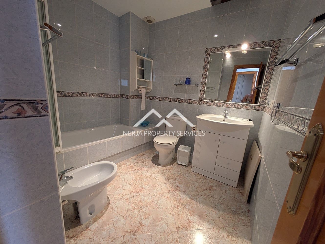 2 bedroom Apartment for sale in Nerja - € 450,000 (Ref: 9699682)