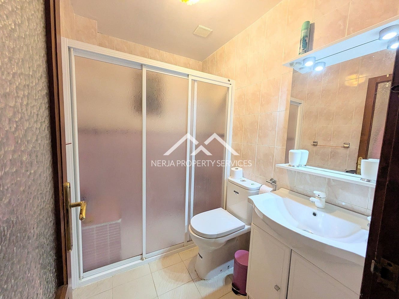 6 camera da letto Villa in vendita in Nerja con piscina - 550.000 € (Rif: 9699683)